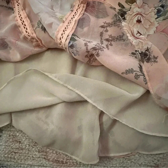 V Cristina• Peach Flowy Long Sleeve Dress Size M - Picture 6 of 16